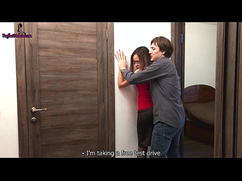 ❤️ Сексуалды риэлтор өзінің пәтерін сатқанда, оның кискасын және трахаеттерін нәзік түрде жұлып алады - Кремпай ❤️❌ Секс видео бойынша бізде ☑